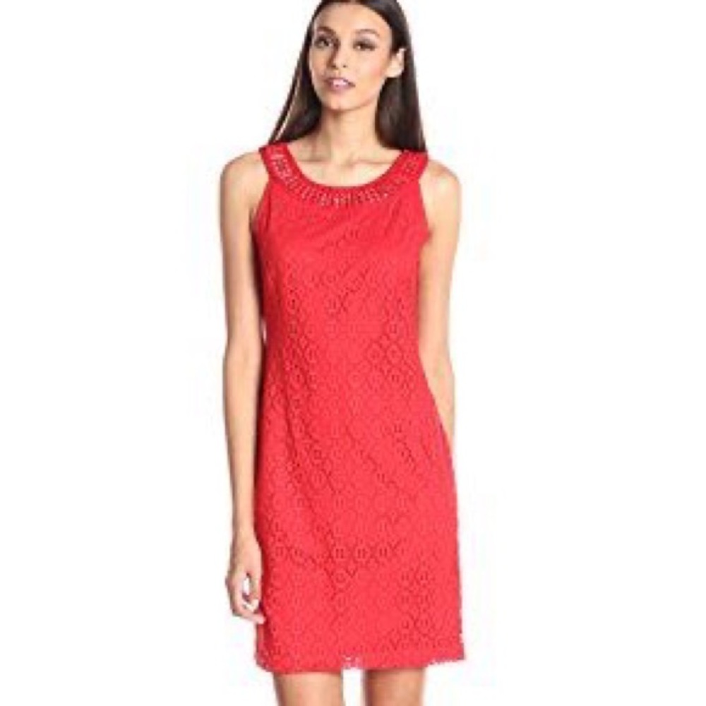 Size 6 Jeweled neck sleeveless crochet lace dress